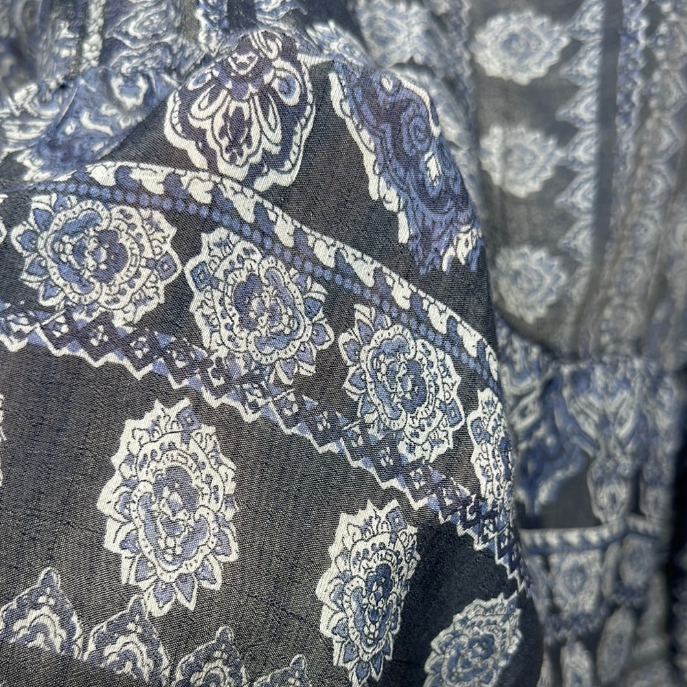 Como Vintage Blue and White Bell Sleeve Blouse - Picture 5 of 12